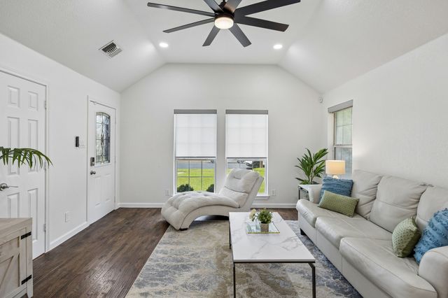 630 W Neely Street, Dallas, TX 75208