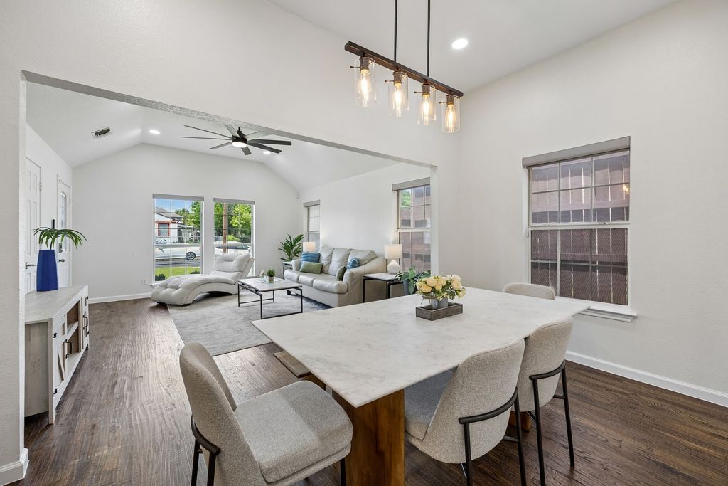 630 W Neely Street, Dallas, TX 75208