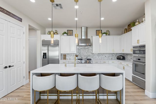 9272 E DESERT VILLAGE Drive, Scottsdale, AZ 85255