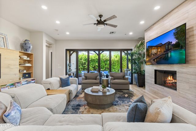 9272 E DESERT VILLAGE Drive, Scottsdale, AZ 85255