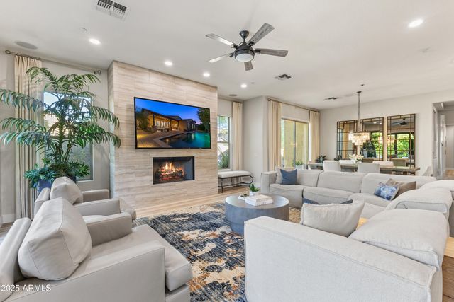 9272 E DESERT VILLAGE Drive, Scottsdale, AZ 85255