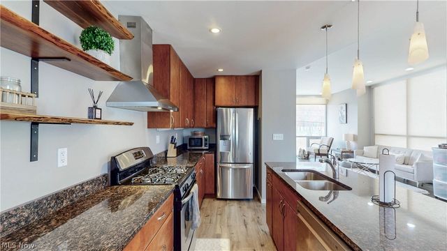 1671 E 118 Street, Cleveland, OH 44106