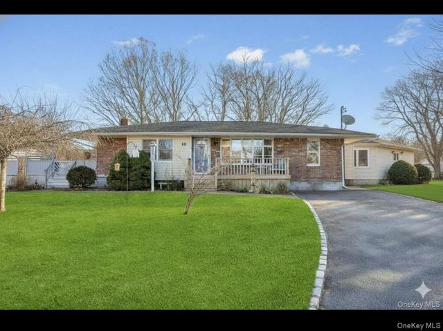 10 Westwind Drive, Bohemia, NY 11716