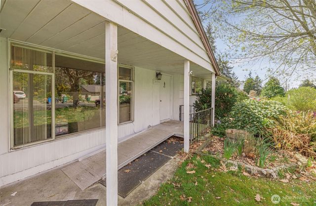 1305 N 171st Street, Shoreline, WA 98133