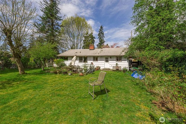 1305 N 171st Street, Shoreline, WA 98133