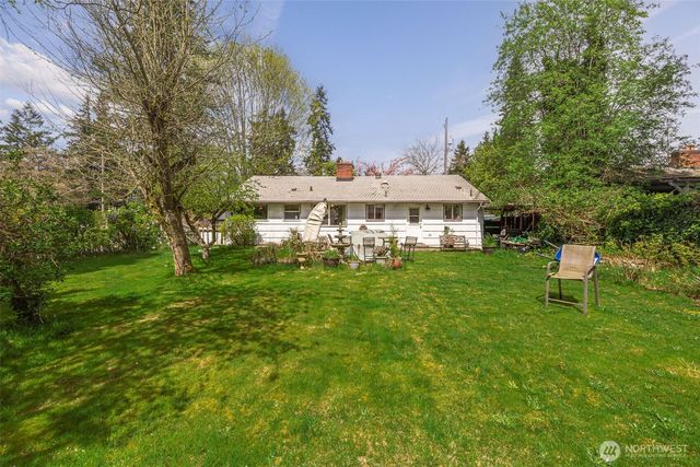 1305 N 171st Street, Shoreline, WA 98133