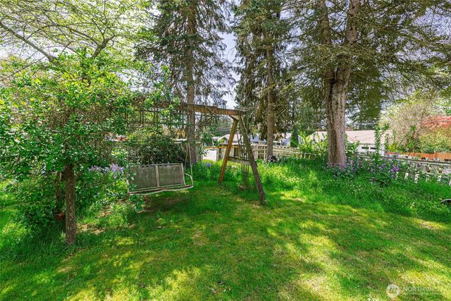 1305 N 171st Street, Shoreline, WA 98133