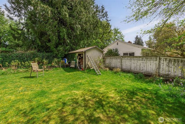 1305 N 171st Street, Shoreline, WA 98133