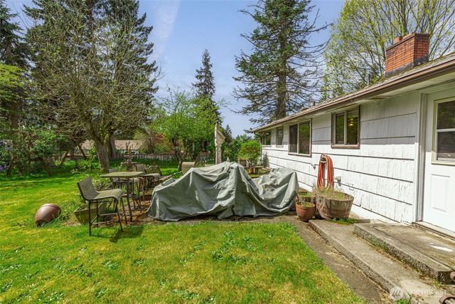 1305 N 171st Street, Shoreline, WA 98133