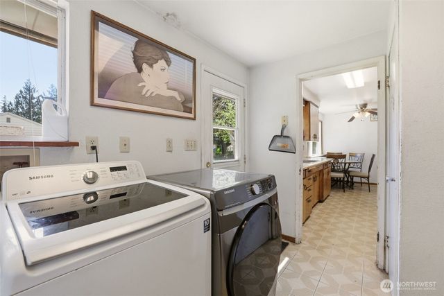 1305 N 171st Street, Shoreline, WA 98133