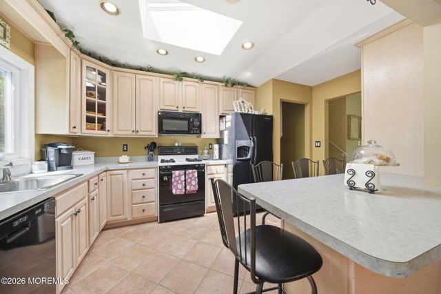 13 Southport Drive, Howell, NJ 07731