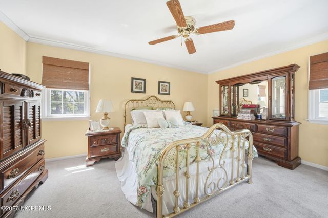 13 Southport Drive, Howell, NJ 07731
