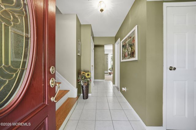 13 Southport Drive, Howell, NJ 07731