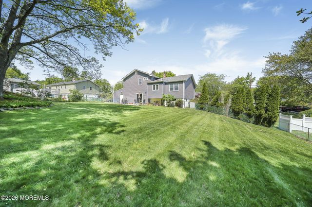 13 Southport Drive, Howell, NJ 07731