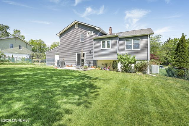 13 Southport Drive, Howell, NJ 07731