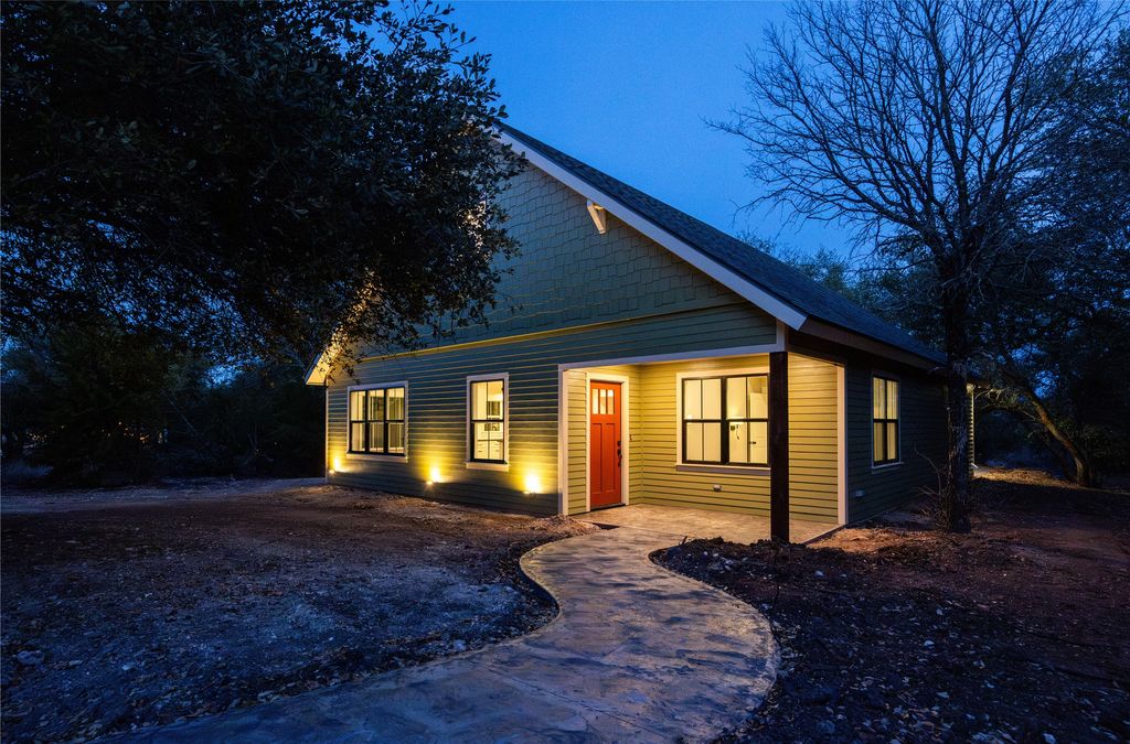 2326 Fort Graham, Waco, TX 76705