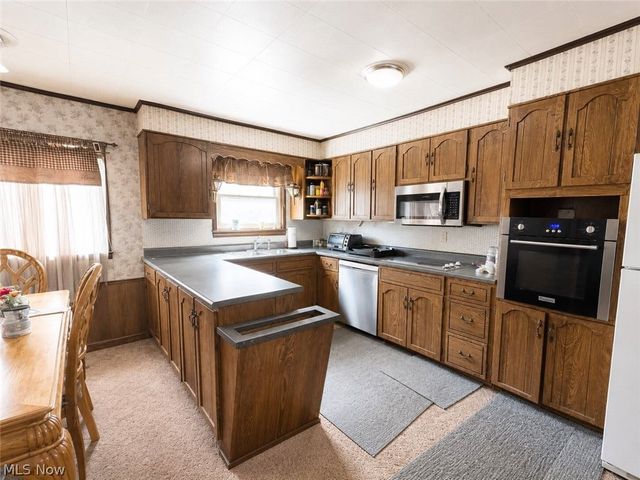 2465 Greens Run Road, Wellsburg, WV 26070