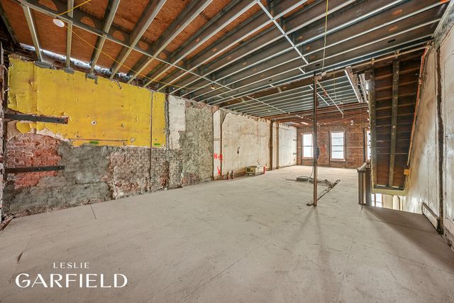 329 E 18TH Street, New York City, NY 10003