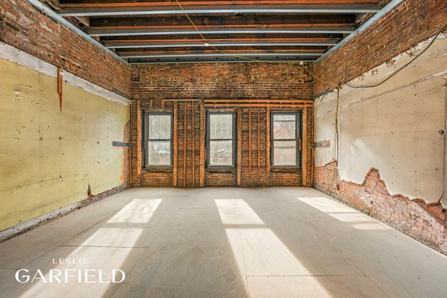 329 E 18TH Street, New York City, NY 10003