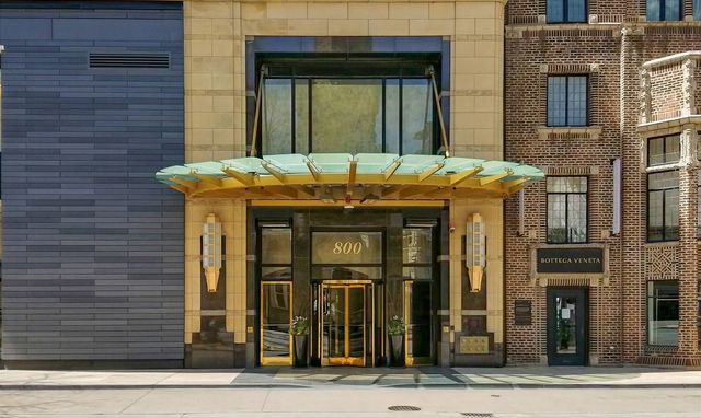 800 N Michigan Avenue 3403, Chicago, IL 60611