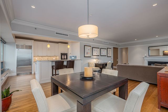 800 N Michigan Avenue 3403, Chicago, IL 60611