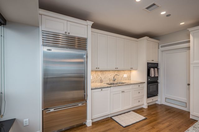 800 N Michigan Avenue 3403, Chicago, IL 60611