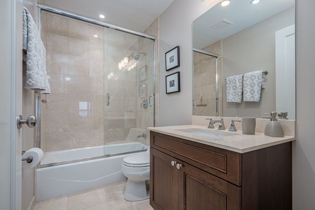 800 N Michigan Avenue 3403, Chicago, IL 60611