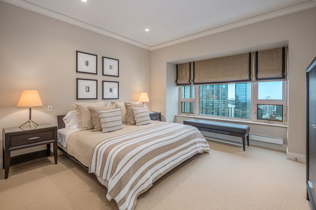 800 N Michigan Avenue 3403, Chicago, IL 60611