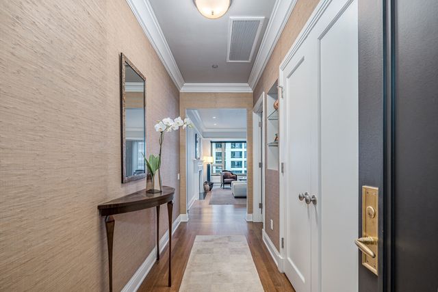 800 N Michigan Avenue 3403, Chicago, IL 60611
