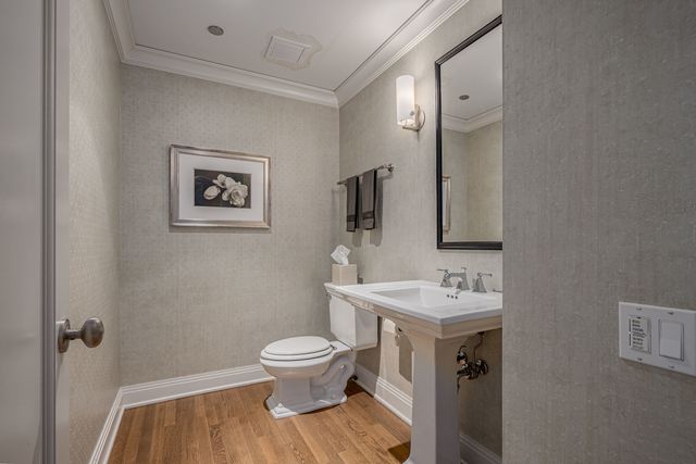 800 N Michigan Avenue 3403, Chicago, IL 60611