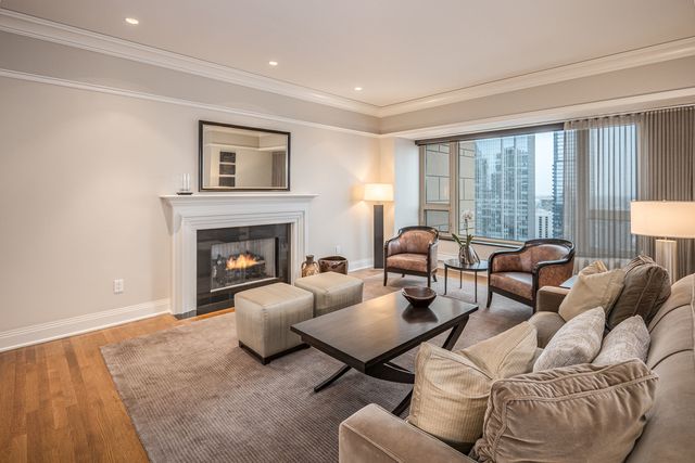 800 N Michigan Avenue 3403, Chicago, IL 60611