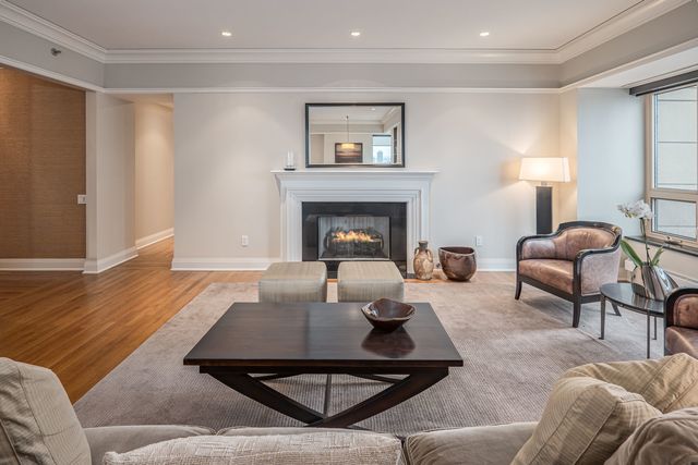 800 N Michigan Avenue 3403, Chicago, IL 60611