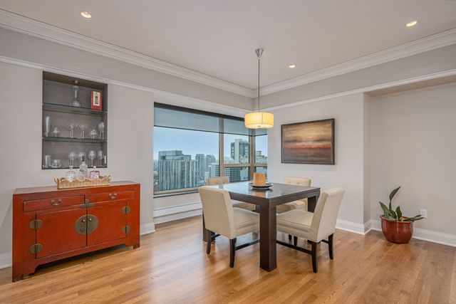 800 N Michigan Avenue 3403, Chicago, IL 60611