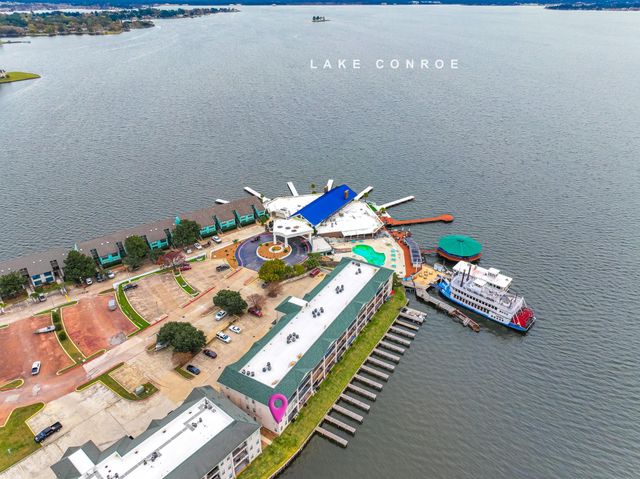 7039 Kingston Cove Lane 110, Willis, TX 77318