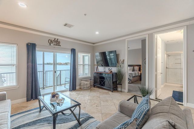 7039 Kingston Cove Lane 110, Willis, TX 77318