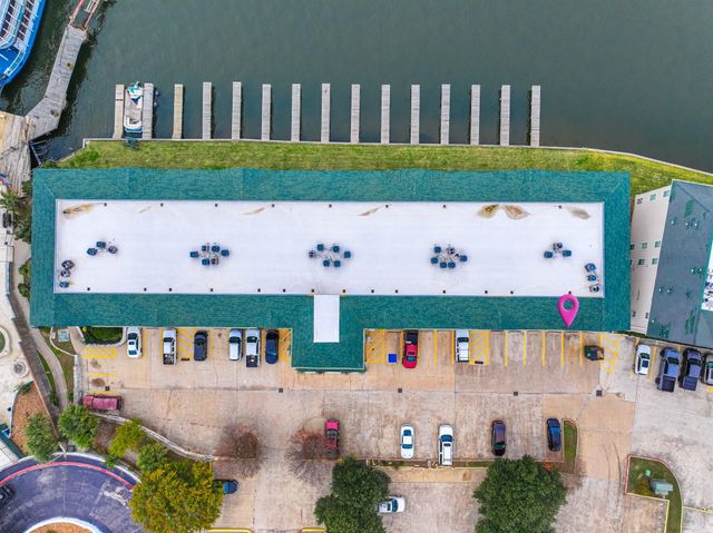 7039 Kingston Cove Lane 110, Willis, TX 77318