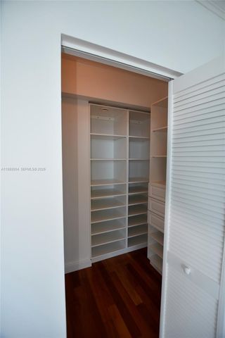 335 S Biscayne Blvd 4112, Miami, FL 33131