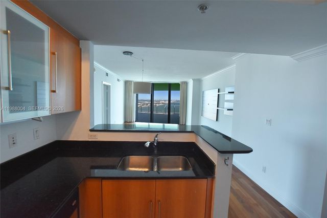 335 S Biscayne Blvd 4112, Miami, FL 33131