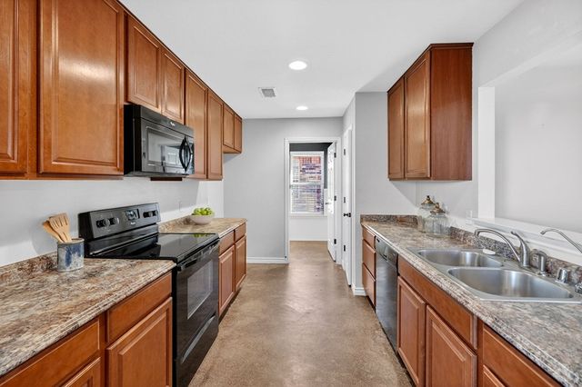 1117 Porterfield RD, Midland, TX 79705