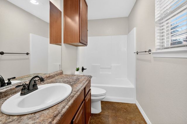 1117 Porterfield RD, Midland, TX 79705