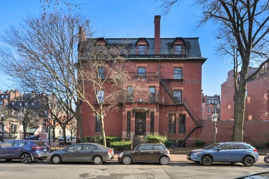 166 Marlborough St 1, Boston, MA 02116