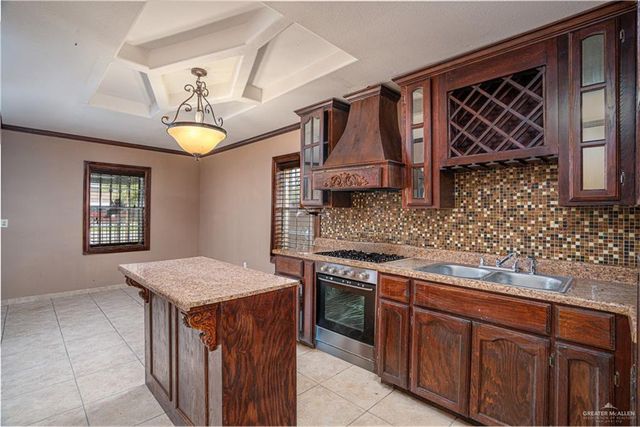 720 N Padre Avenue, Weslaco, TX 78596