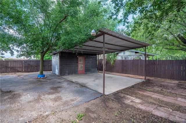 720 N Padre Avenue, Weslaco, TX 78596