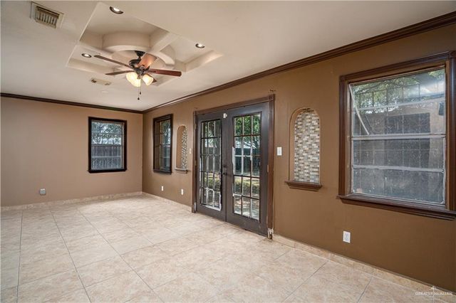 720 N Padre Avenue, Weslaco, TX 78596