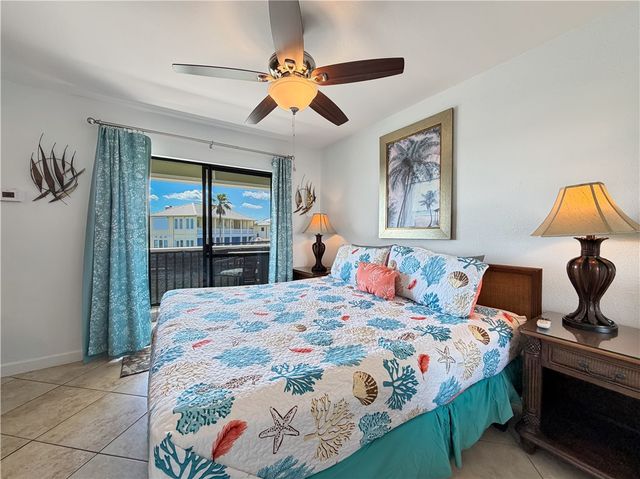 2290 N Fulton Beach 215, Rockport, TX 78382