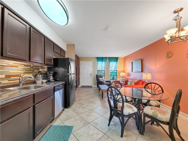 2290 N Fulton Beach 215, Rockport, TX 78382