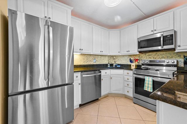 539 Shady Pine Way C1, West Palm Beach, FL 33415