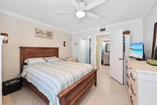 539 Shady Pine Way C1, West Palm Beach, FL 33415