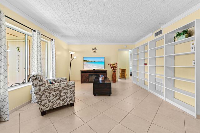539 Shady Pine Way C1, West Palm Beach, FL 33415