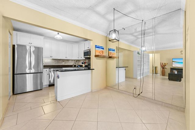 539 Shady Pine Way C1, West Palm Beach, FL 33415